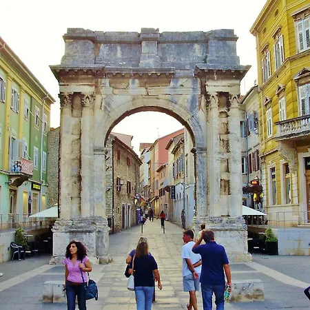 Ket Affittacamere 2*